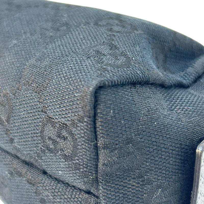 GUCCI GG Canvas Pouch - Black 