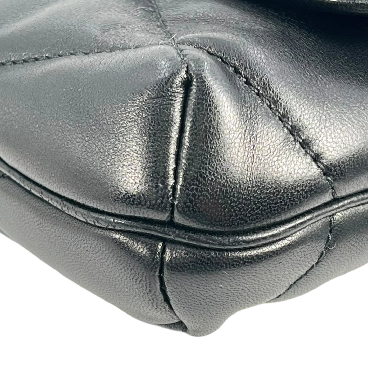 Saint Laurent Quilted Leather Hand Bag One Shoulder Bag - Black 