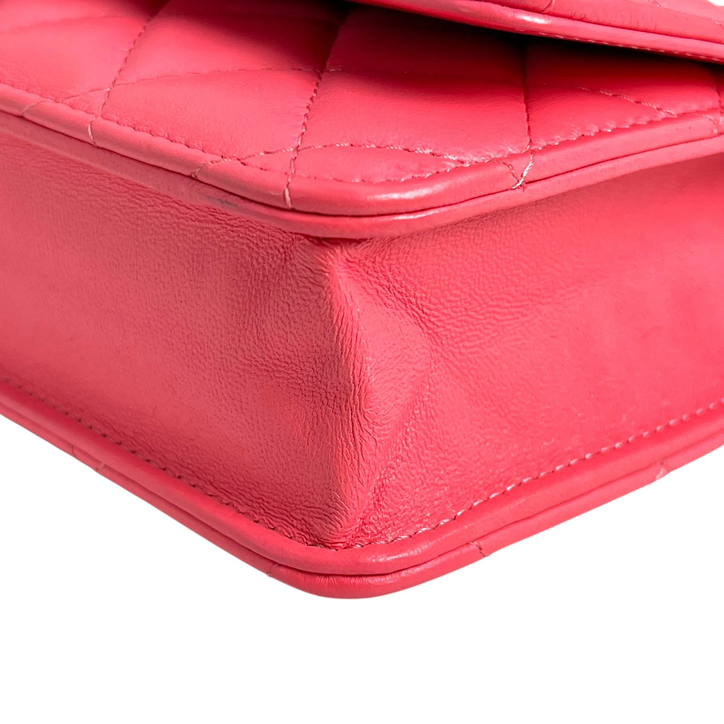 CHANEL Matelassé Lambskin Chain Wallet - Pink 