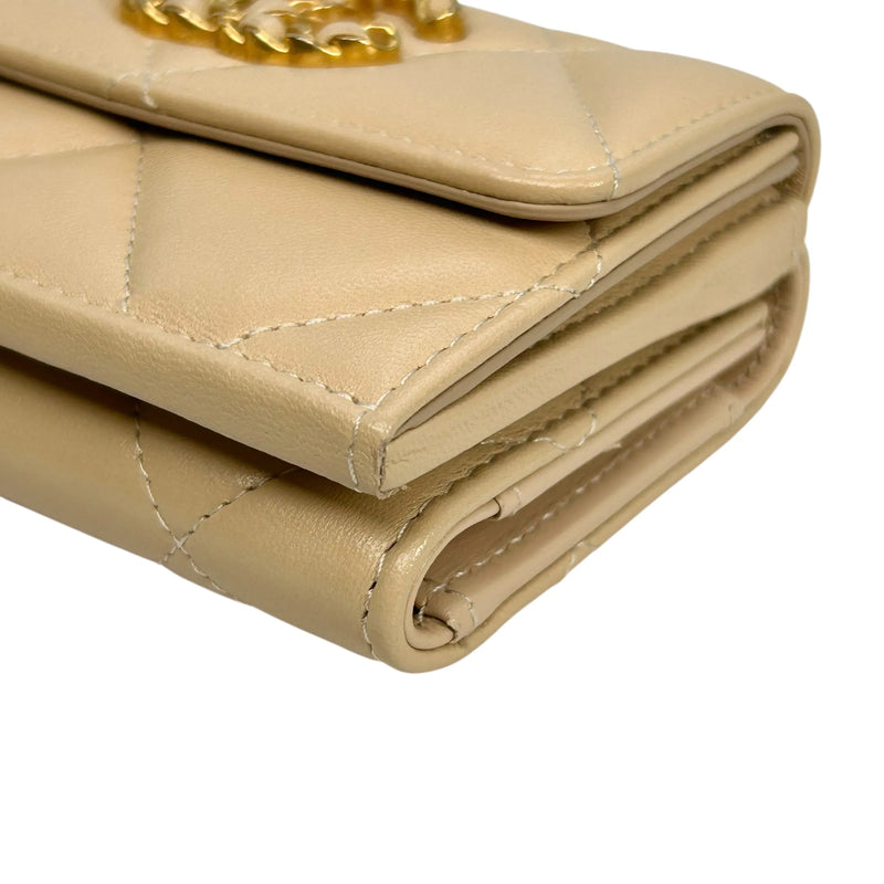 CHANEL Matelasse 19 Tri-fold Compact Wallet - Beige 