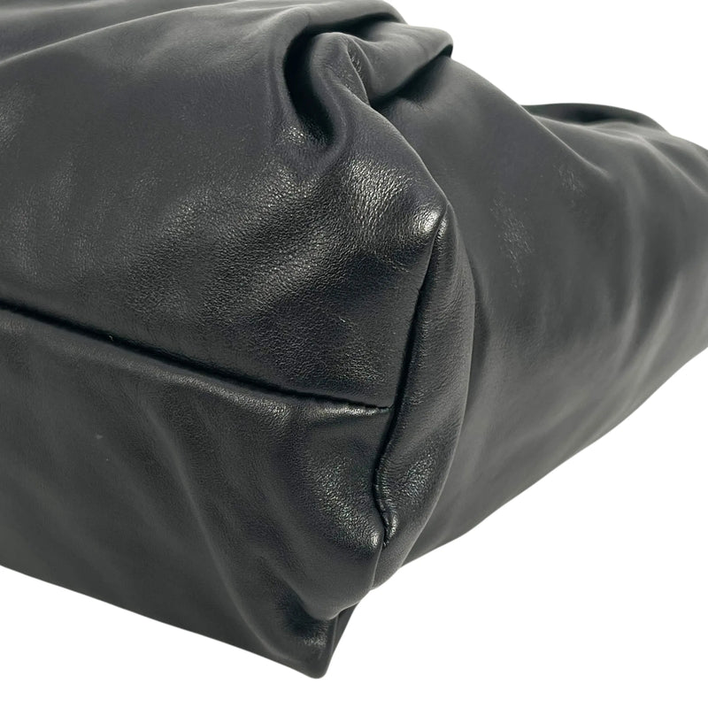 Bottega Veneta The Shoulder Pouch Hand Bag - Black