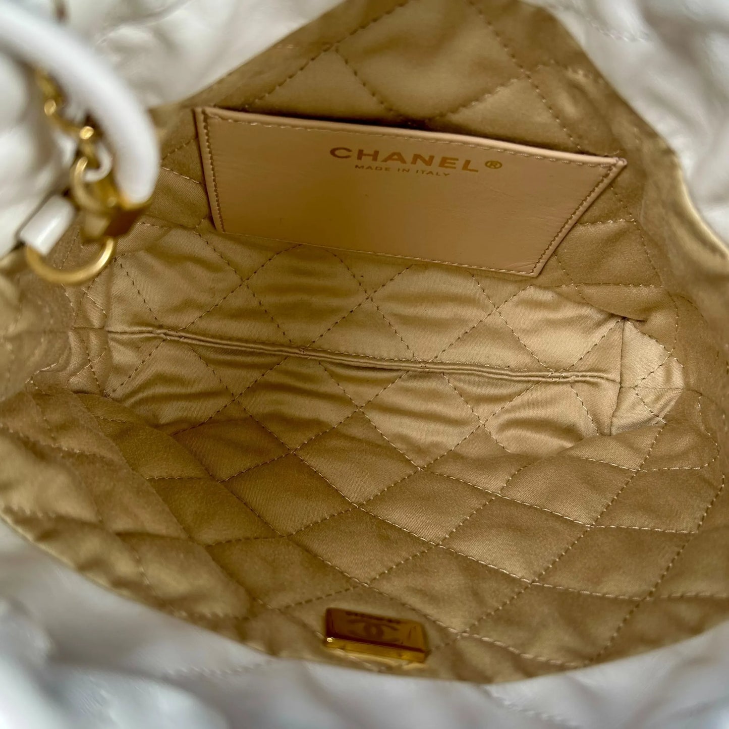 CHANEL Calfskin 22 Mini Handbag with Chain Shoulder Bag - White 