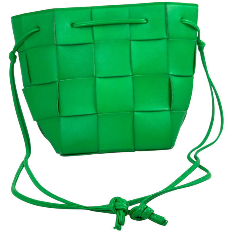 BOTTEGA VENETA Small Cassette Bucket Bag in Intrecciato Leather - Green 