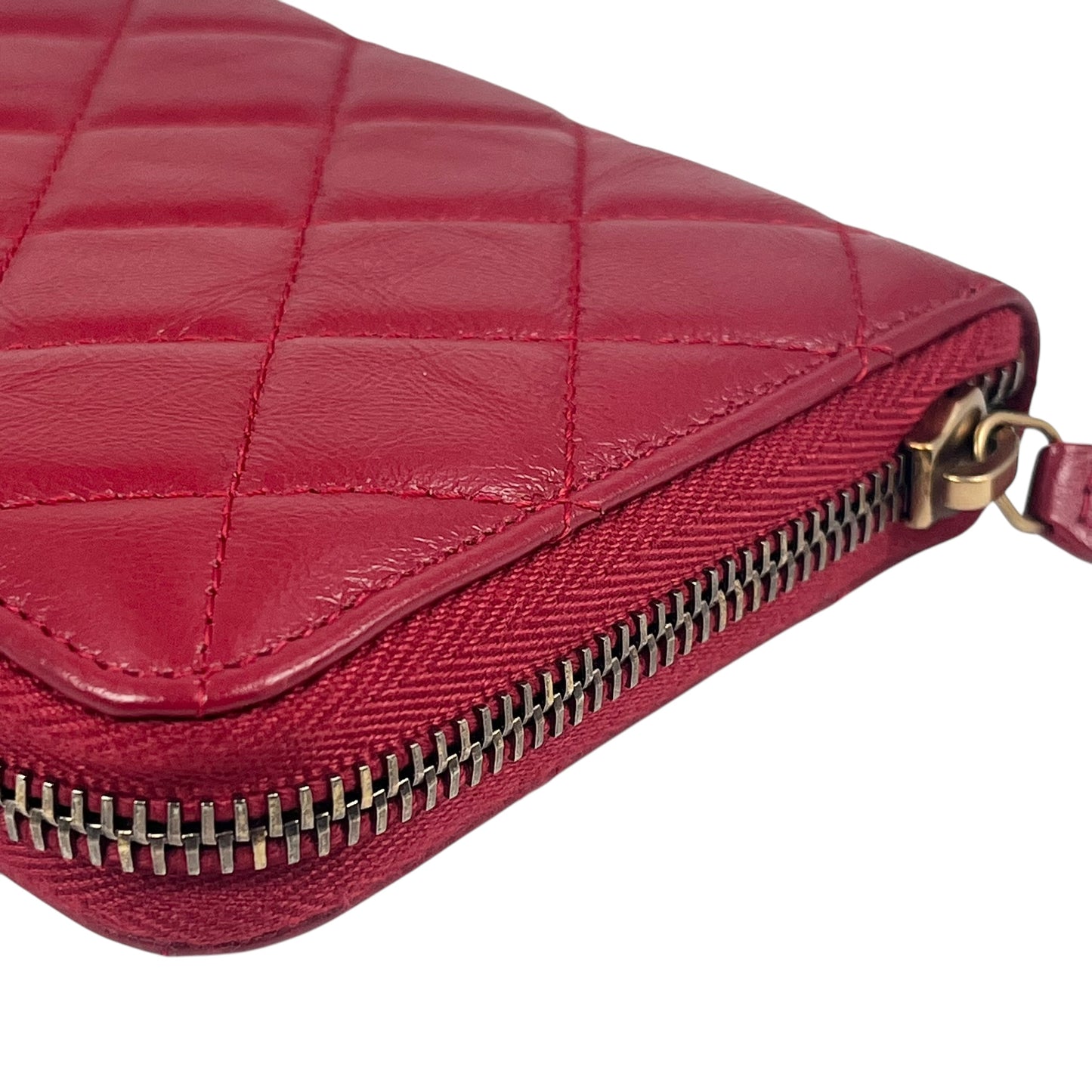 CHANEL Matelasse 2.55 Round Zip Long Wallet - Red 