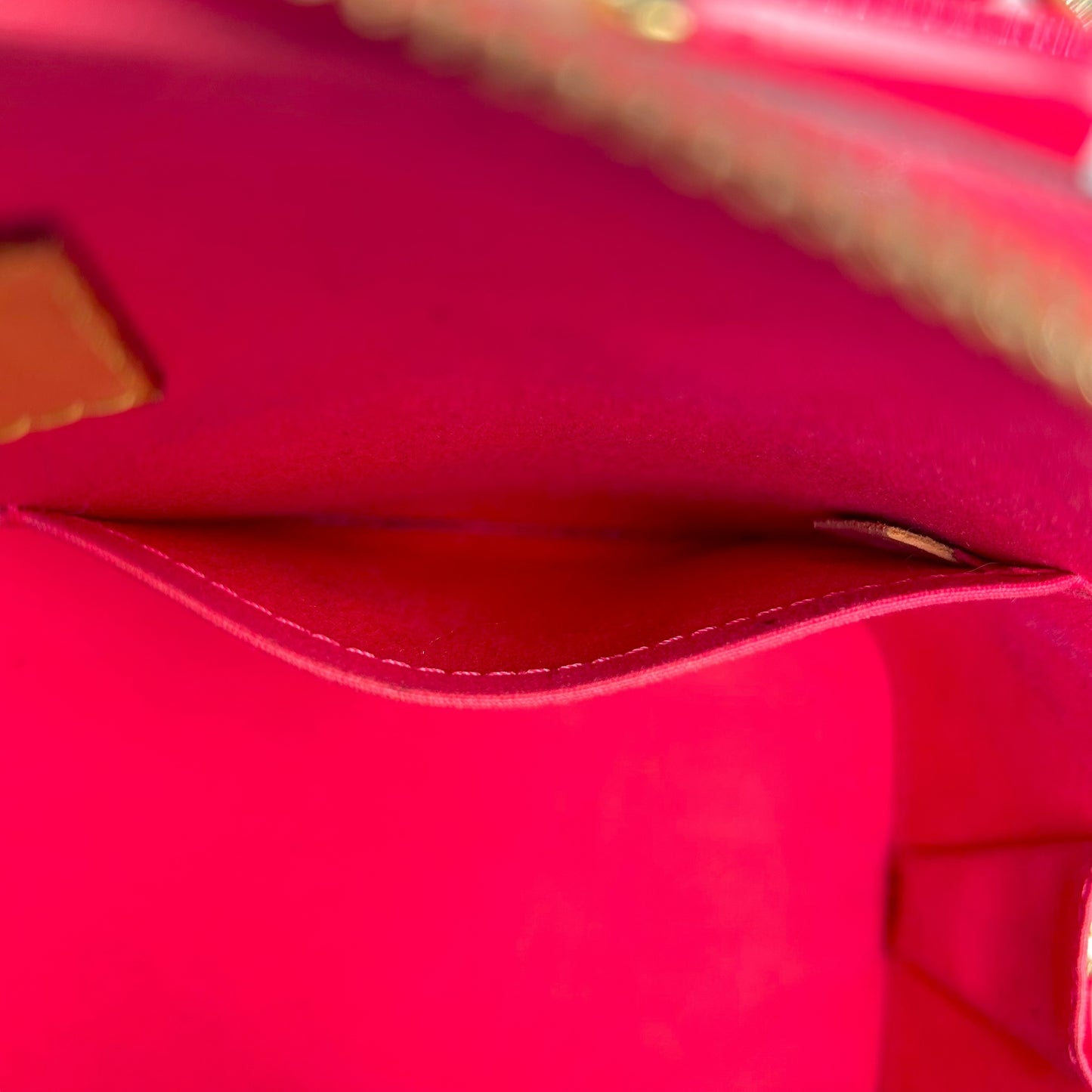 Louis Vuitton Vernis Alma PM Handbag - Pink 