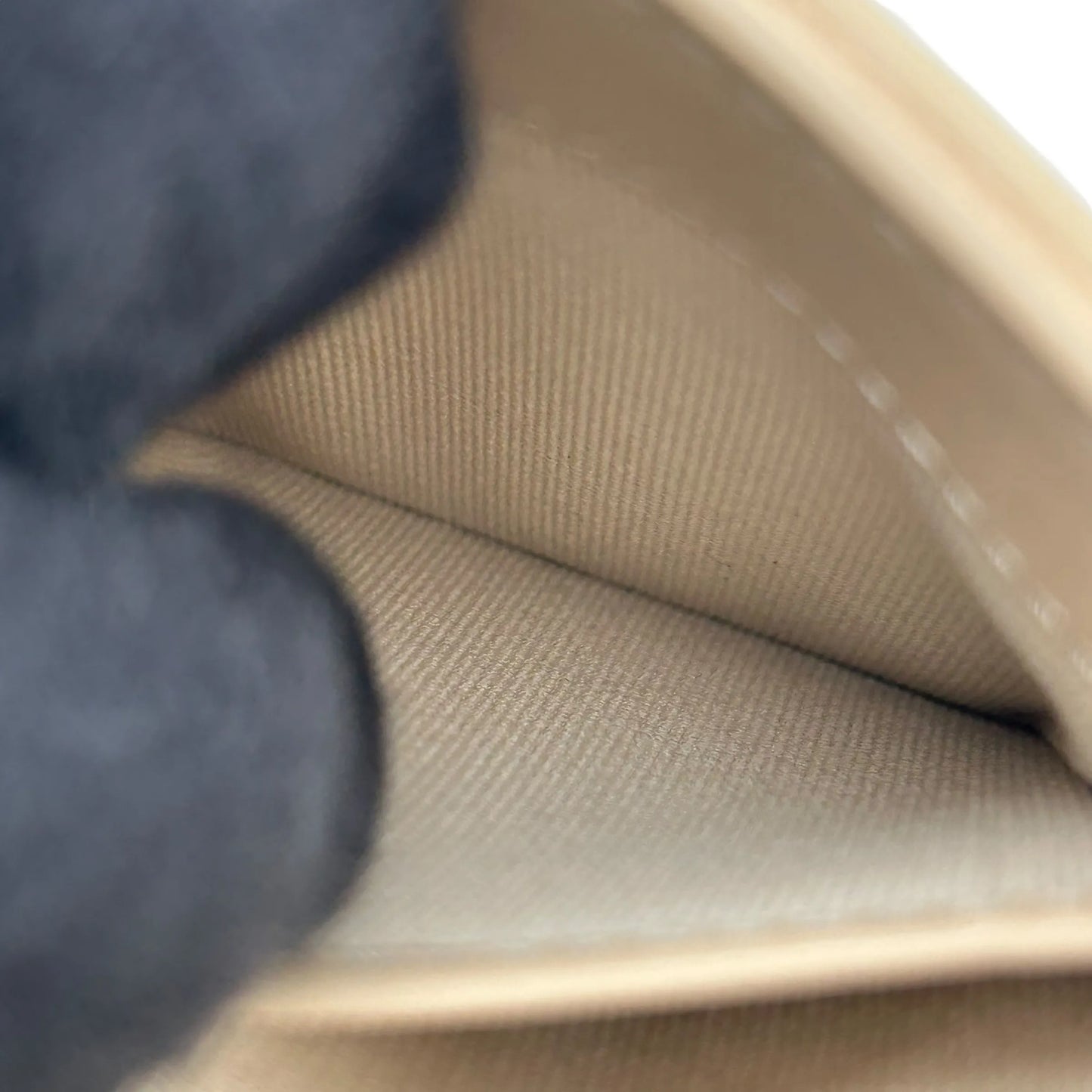 CHANEL Matelasse 19 Tri-fold Compact Wallet - Beige 