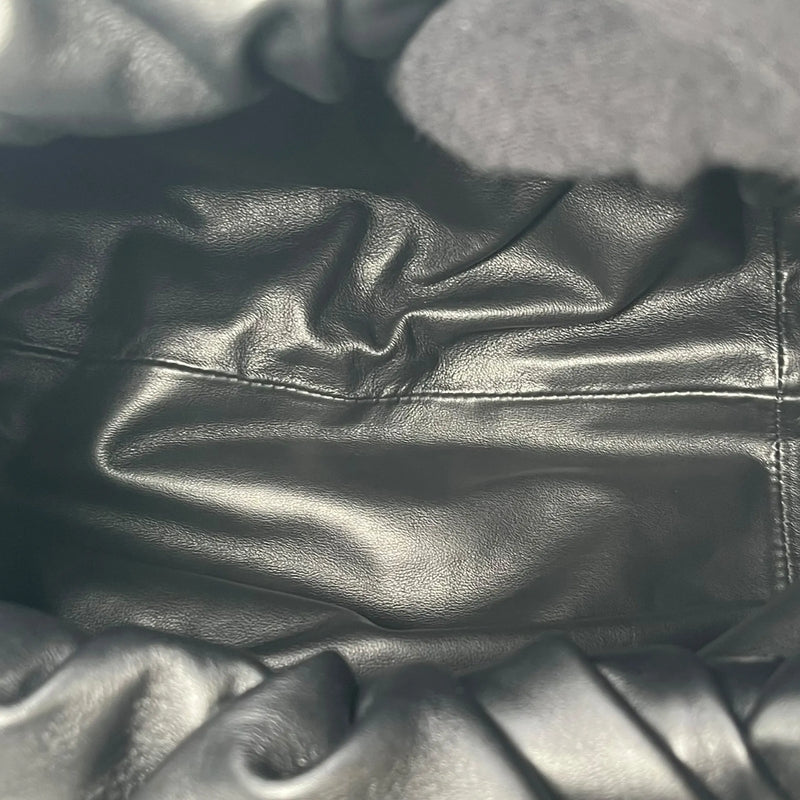 Bottega Veneta The Shoulder Pouch Hand Bag - Black