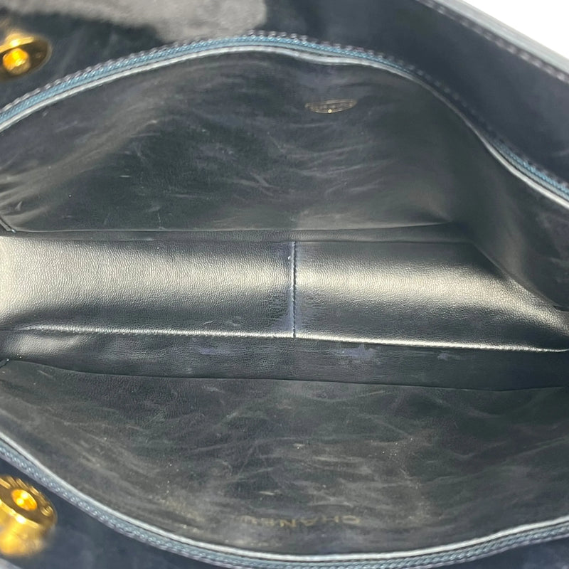 CHANEL CCロゴ ラムスキン チェーンショルダーバッグ - ブラック