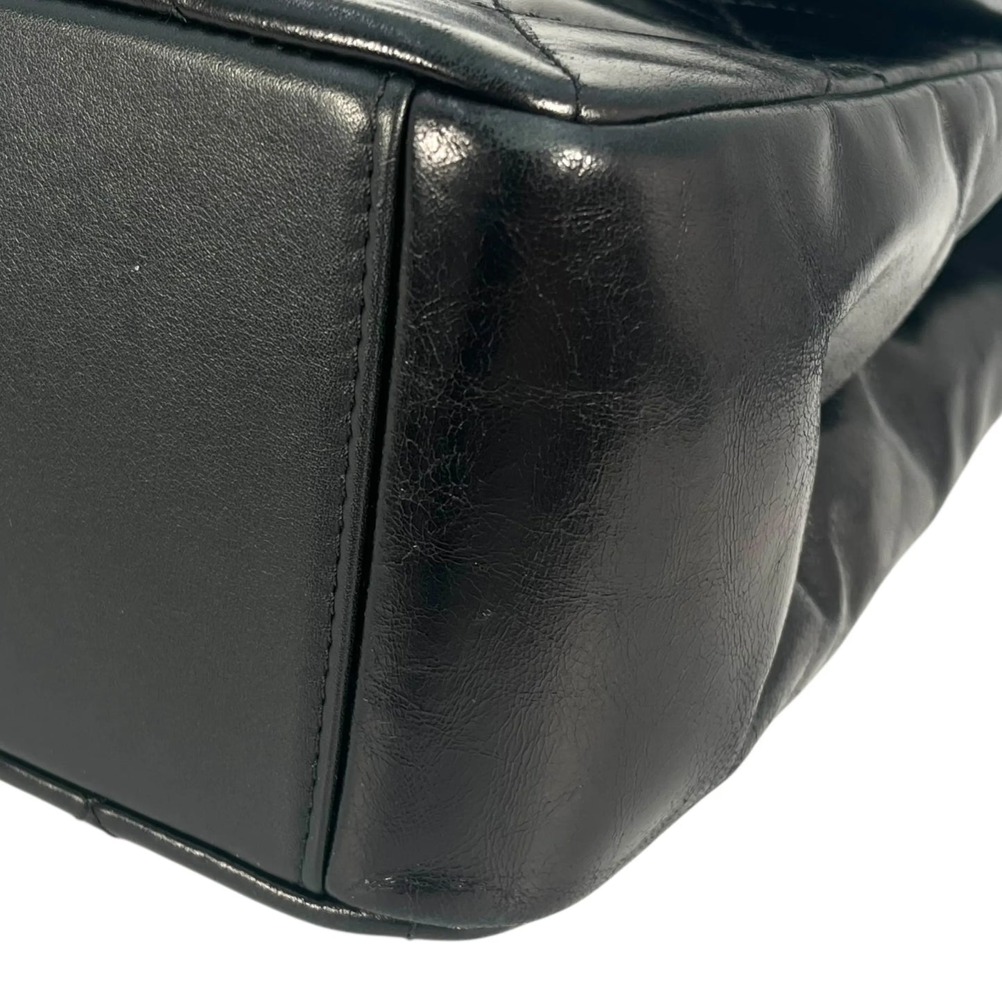 CHANEL Matelasse Top Handle Handbag with Chain Shoulder Bag - Black 