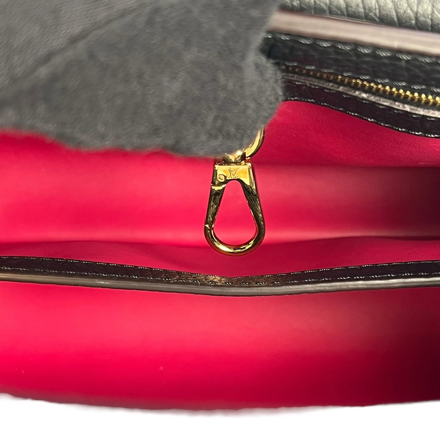 LOUIS VUITTON Capucines BB Handbag/Shoulder Bag - Black 