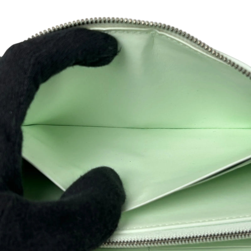 BOTTEGA VENETA Cassette Intrecciato Leather Round Zip Long Wallet - White 