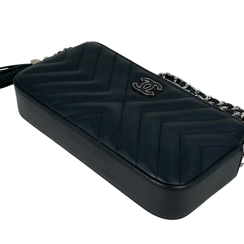 CHANEL Chevron Lambskin Chain Wallet - Black 
