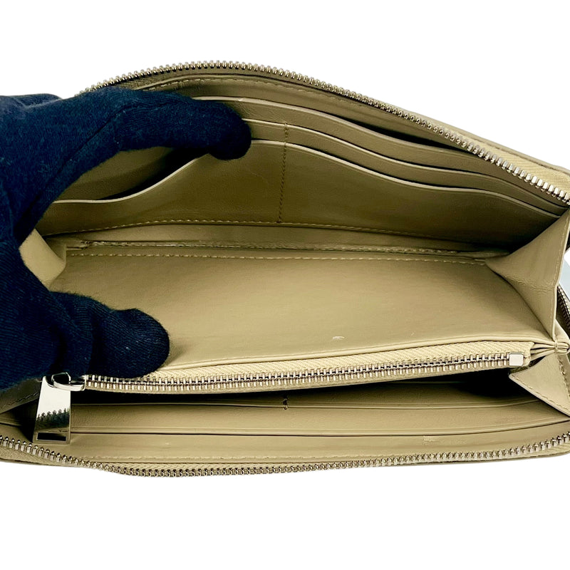 Bottega Veneta Maxi Intrecciato Zip Around Long Wallet - Beige 