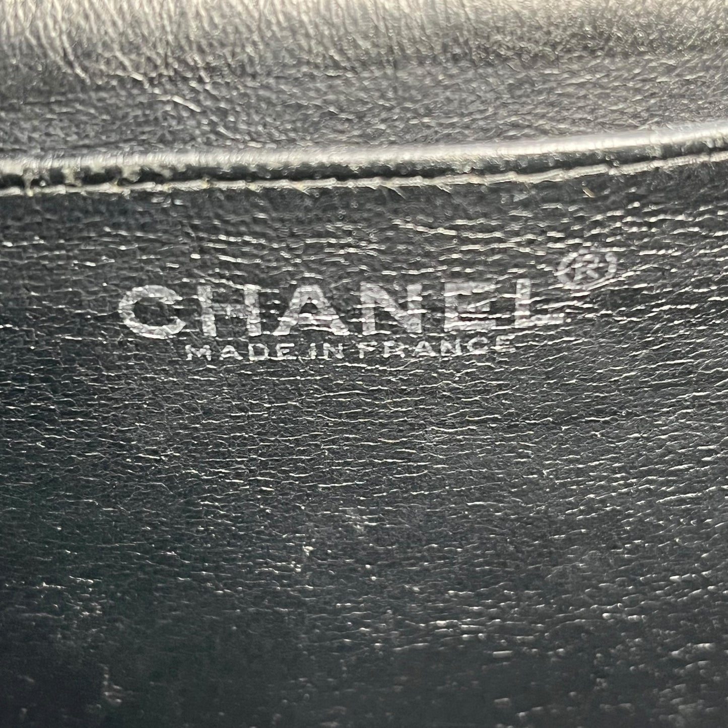CHANEL キャビアスキン マトラッセ チェーンショルダーバッグ - ブラック