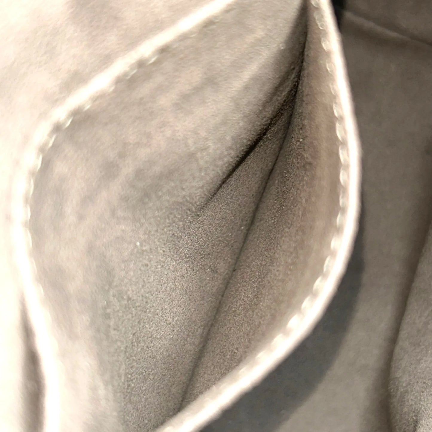 GUCCI GG Supreme Canvas Small Backpack - Beige and Black 