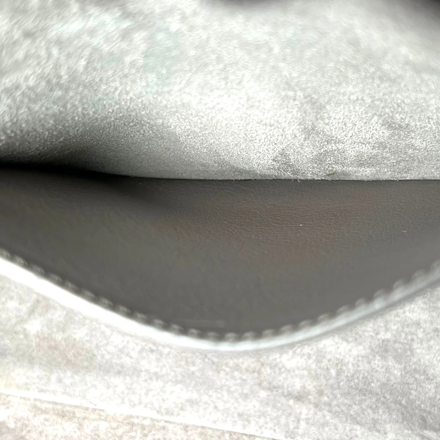 Saint Laurent カバス レザー ハンドバッグ - グレー