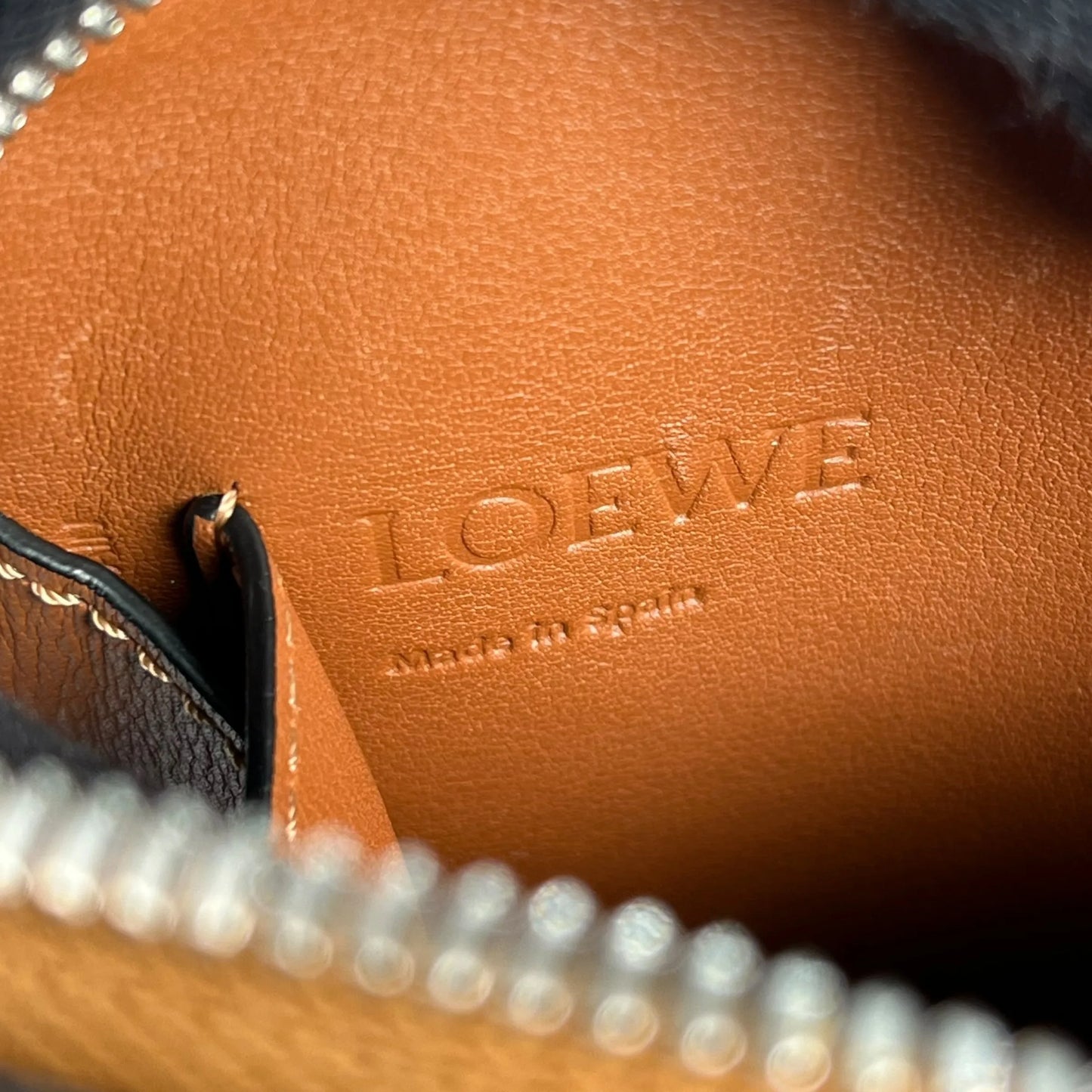 LOEWE Box Shoulder Bag in Calfskin - Brown 