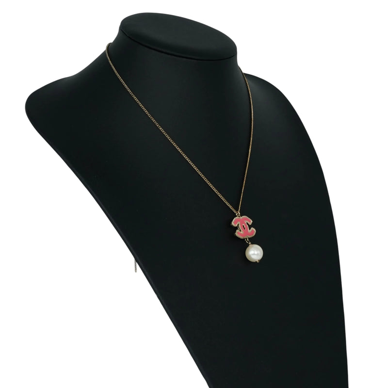 CHANEL CC ロゴ フェイクパール ネックレス - ピンク - メタル
