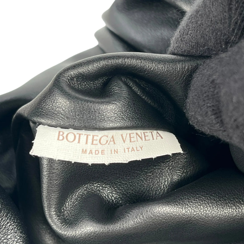 Bottega Veneta The Shoulder Pouch Hand Bag - Black