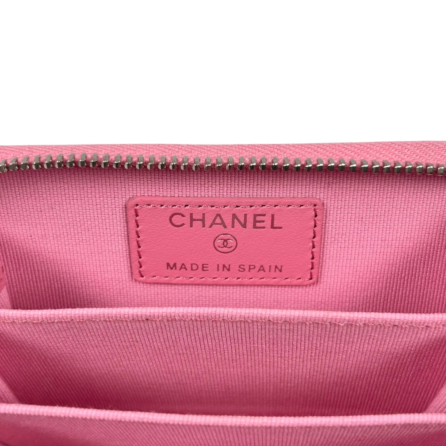 CHANEL Boy Chanel Zippy Coin Case Compact Wallet in Caviar Skin - Pink 