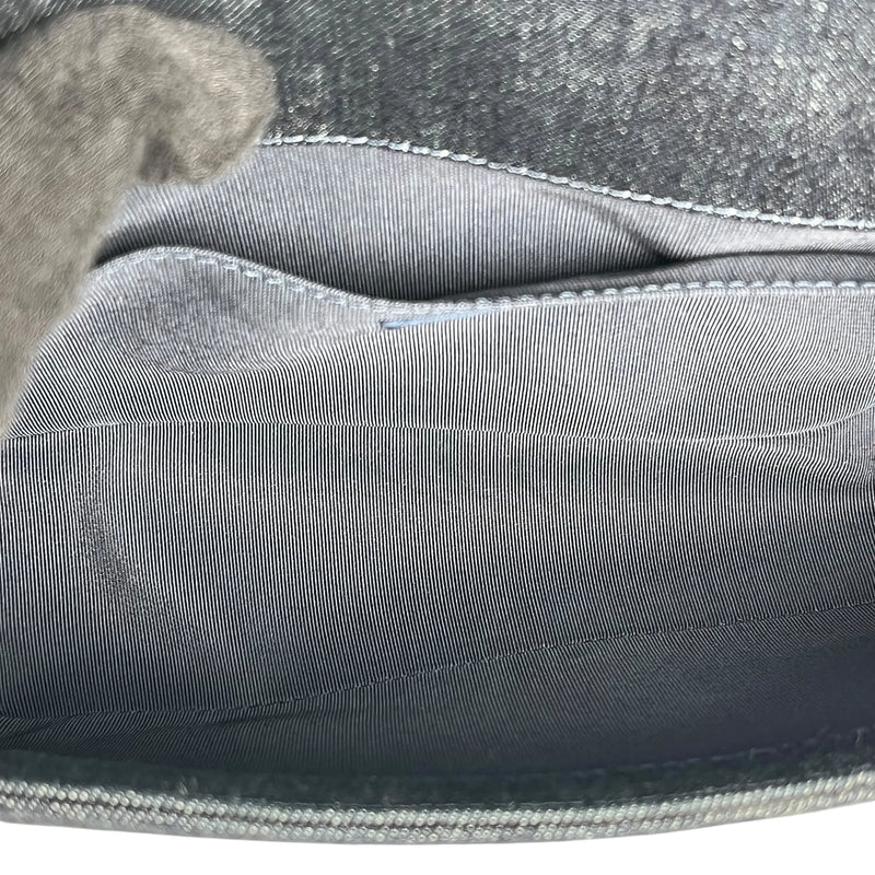 CHANEL ボーイ フラップ チェーンショルダーバッグ - ネイビー × マルチカラー