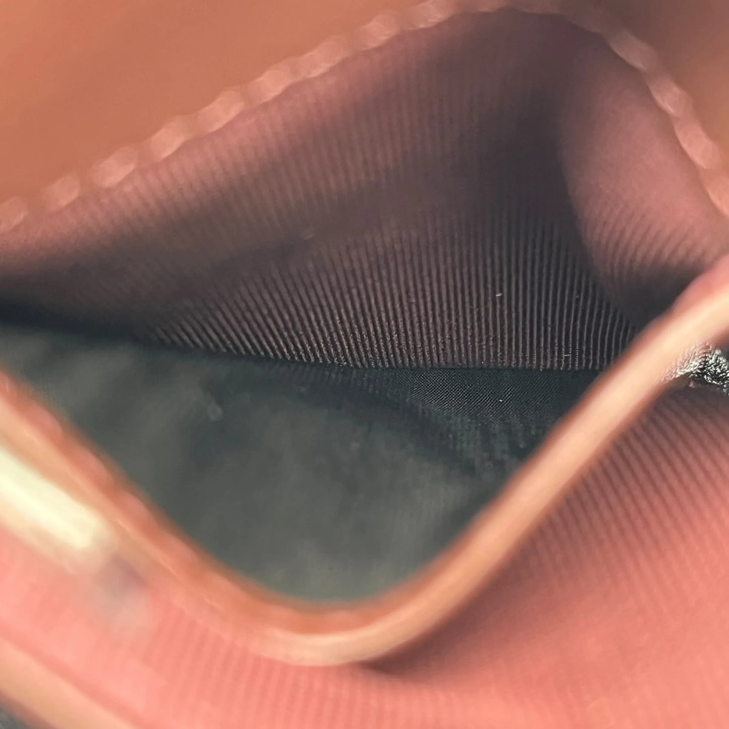 CHANEL マトラッセ クラシック フラップ コンパクトウォレット ラムスキン 三つ折り財布 - ブラック