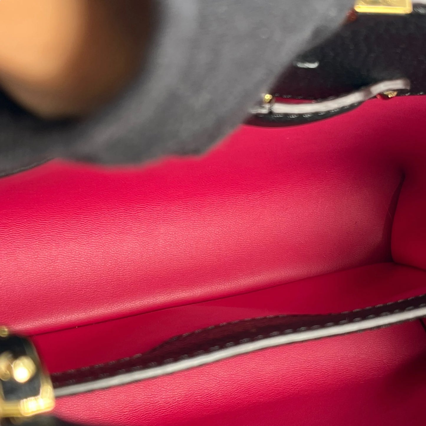 LOUIS VUITTON Capucines BB Handbag/Shoulder Bag - Black 