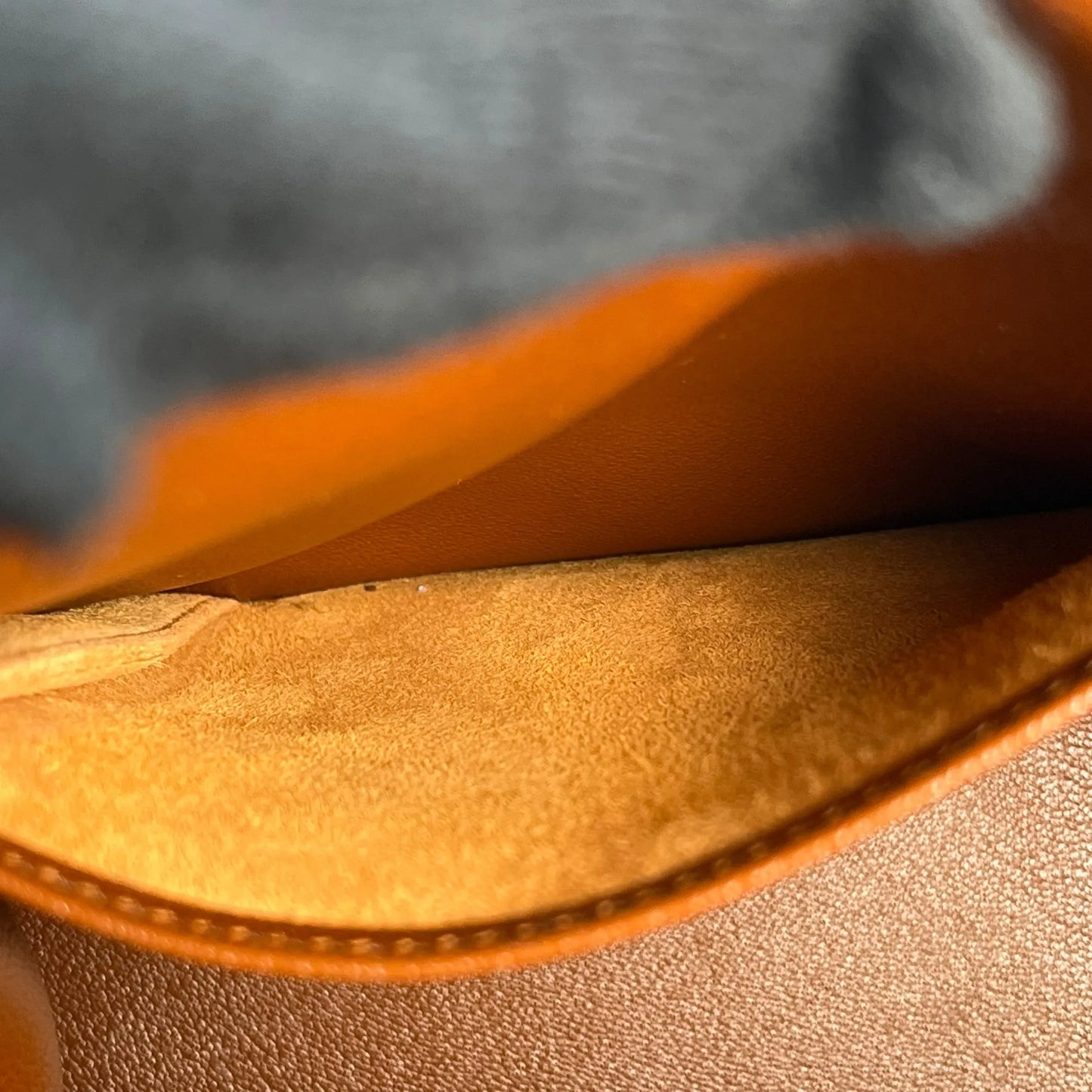 Hermès Kelly Box Calf Handbag/Shoulder Bag - Brown, E Stamp (2001) 