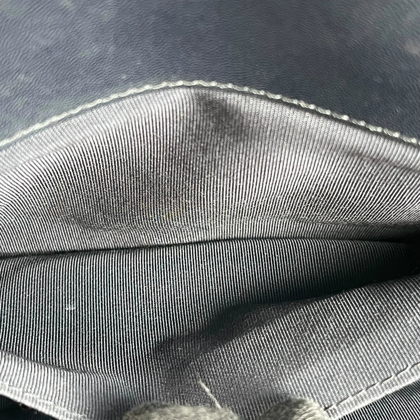 CHANEL Boy Chanel 25 Lambskin Chain Shoulder Bag - Navy 