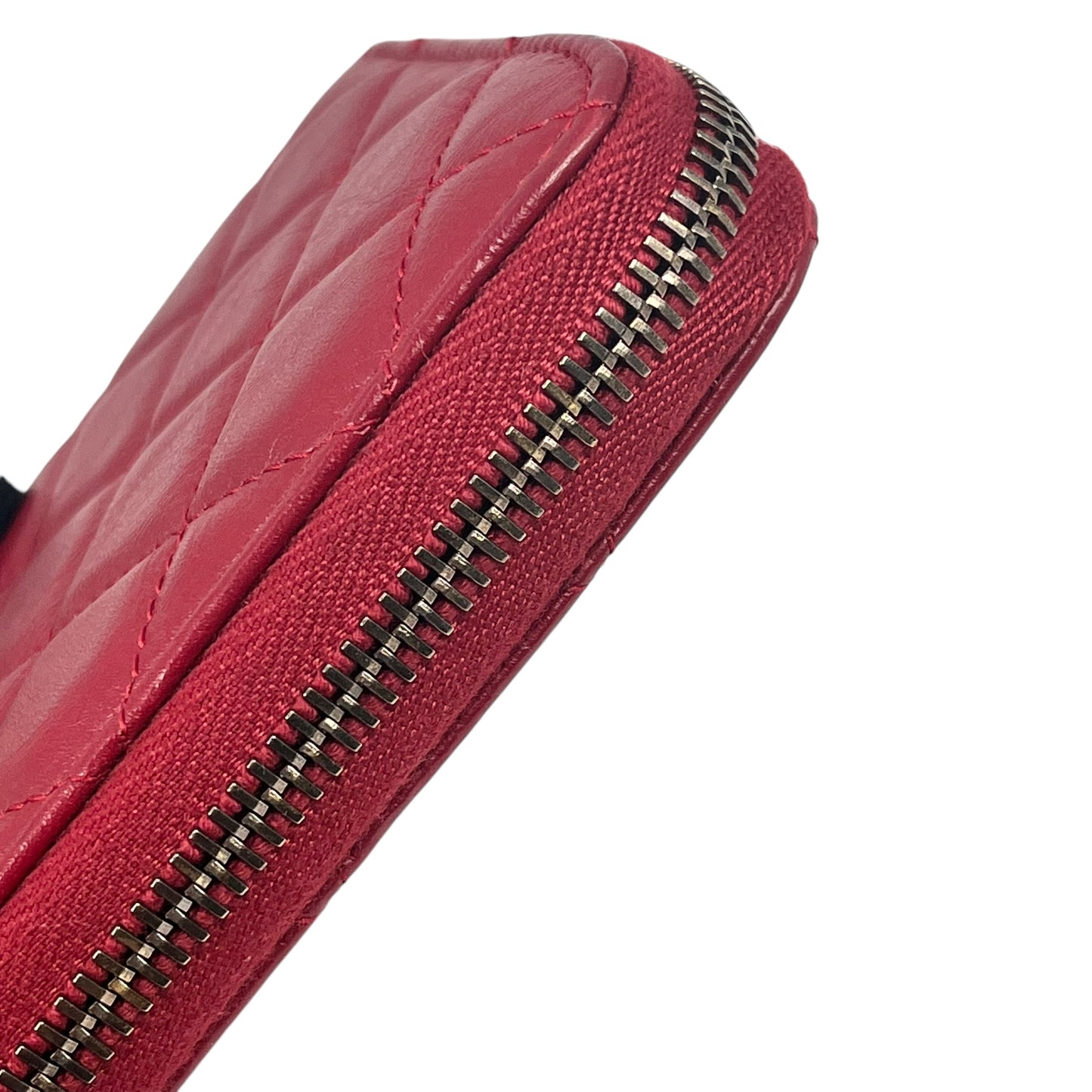 CHANEL Matelasse 2.55 Round Zip Long Wallet - Red 