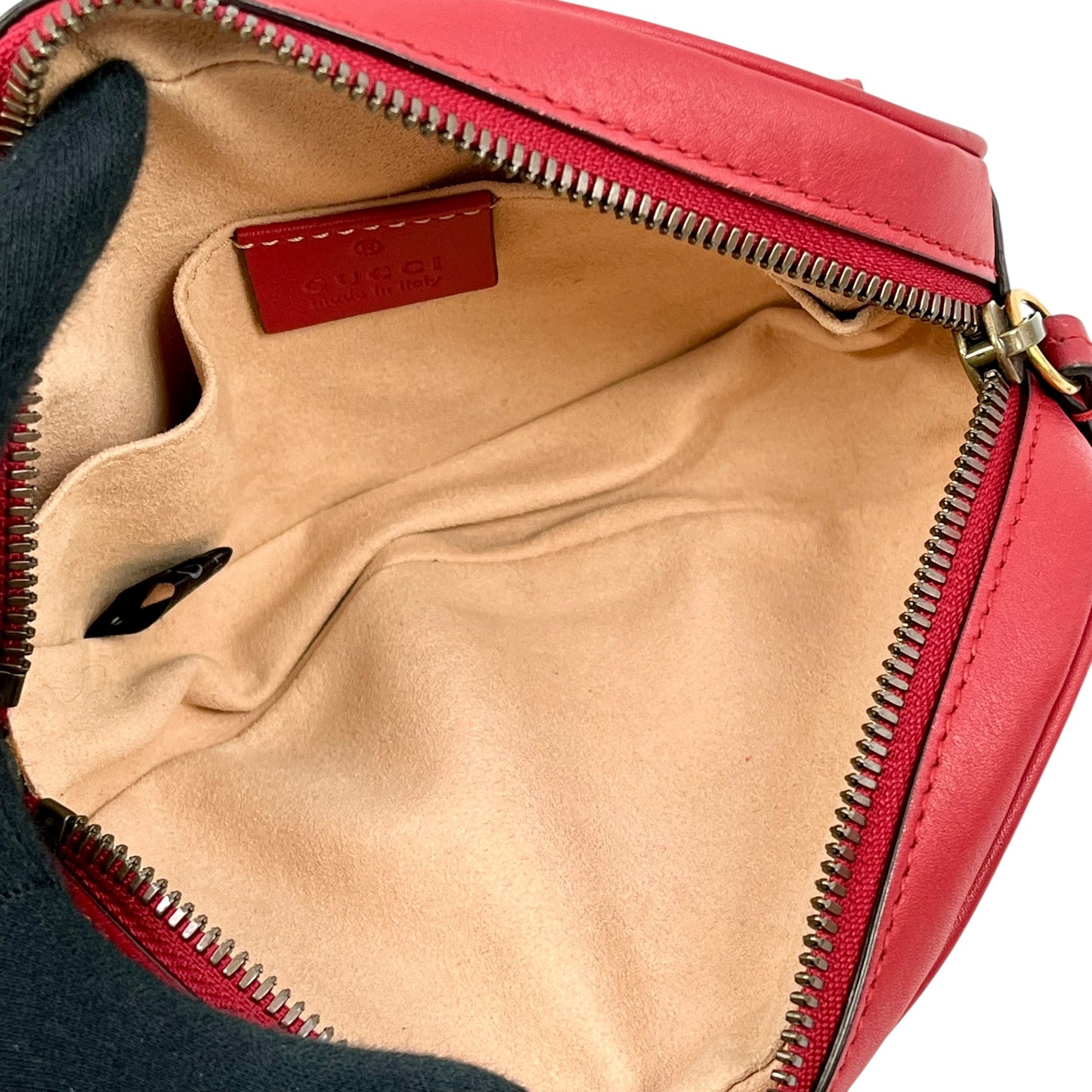 GUCCI GG Marmont Leather Body Bag - Red 