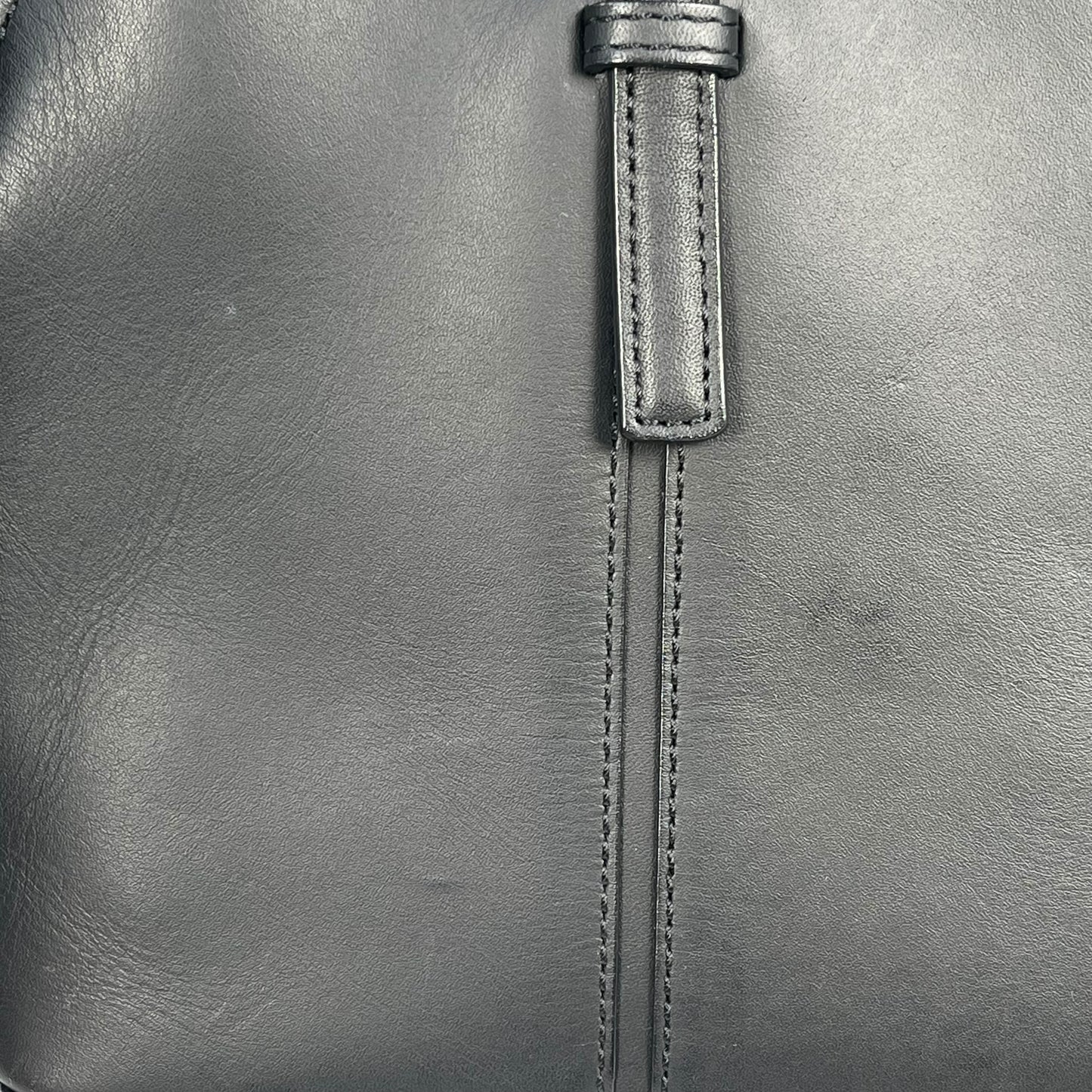 BURBERRY Leather Handbag - Black 