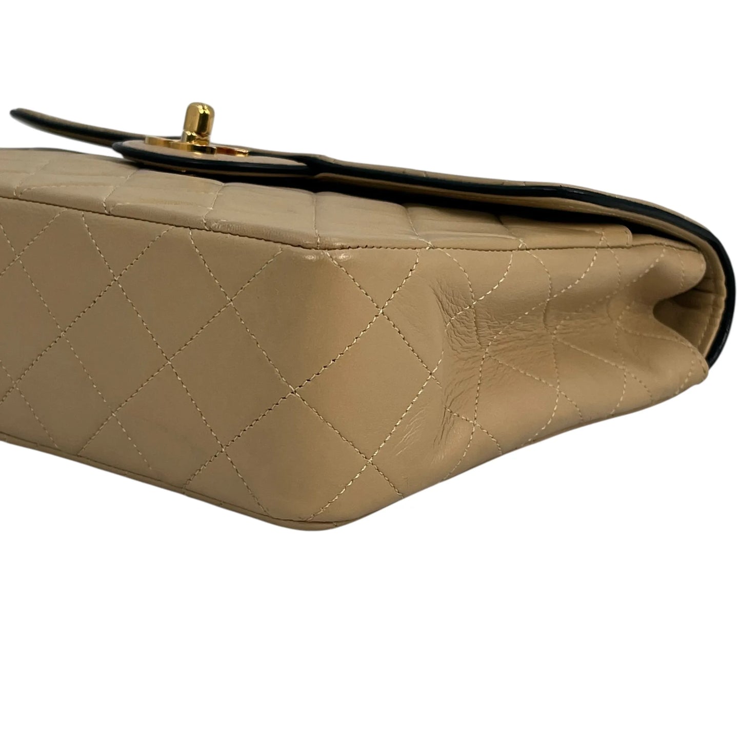 CHANEL 2.55 イーストウエスト マトラッセ チェーンショルダーバッグ - ベージュ