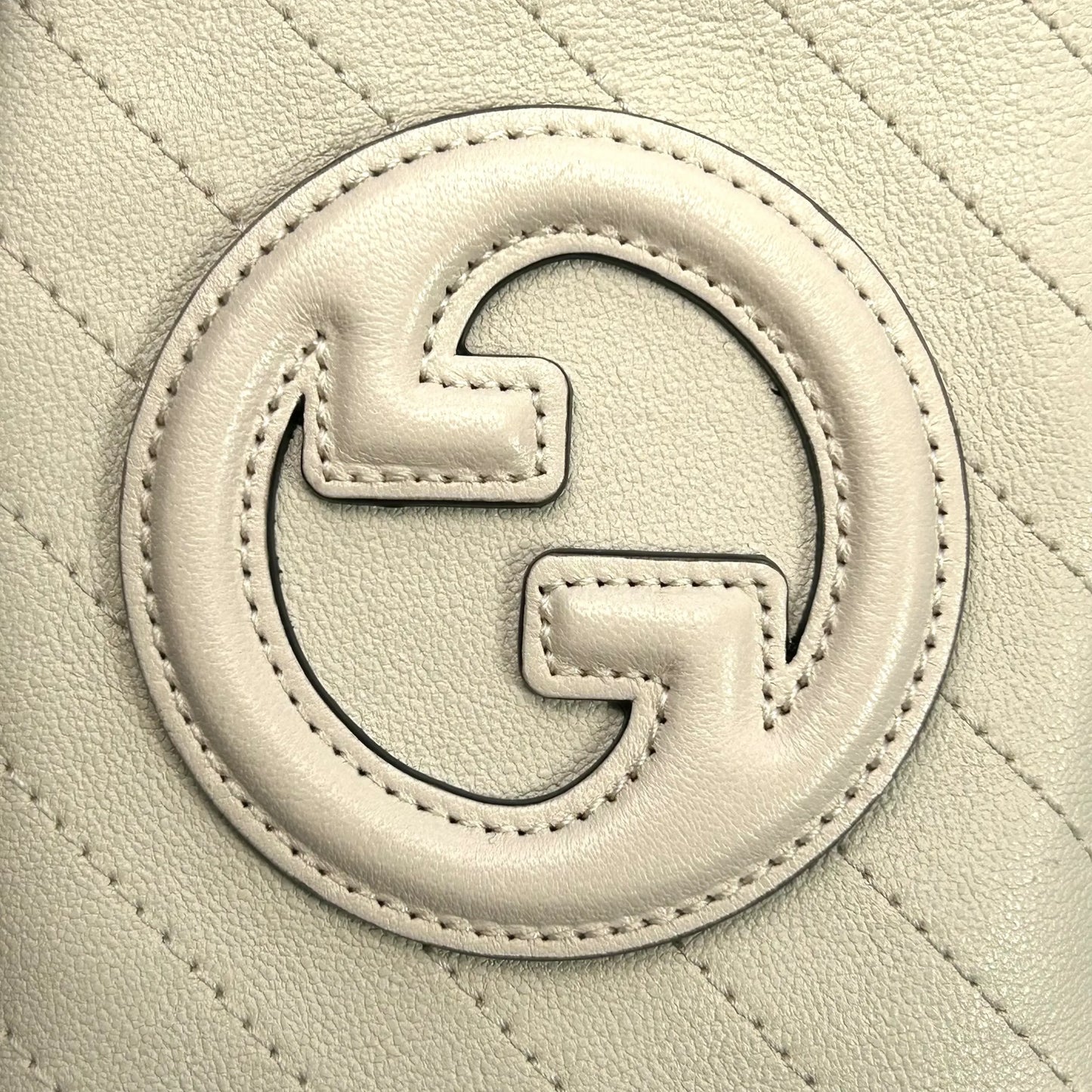 GUCCI Blondie Shoulder Bag - White 