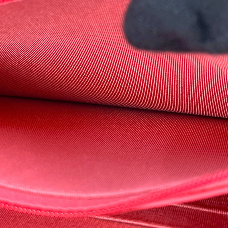 CHANEL Matelassé Lambskin Chain Wallet - Pink 