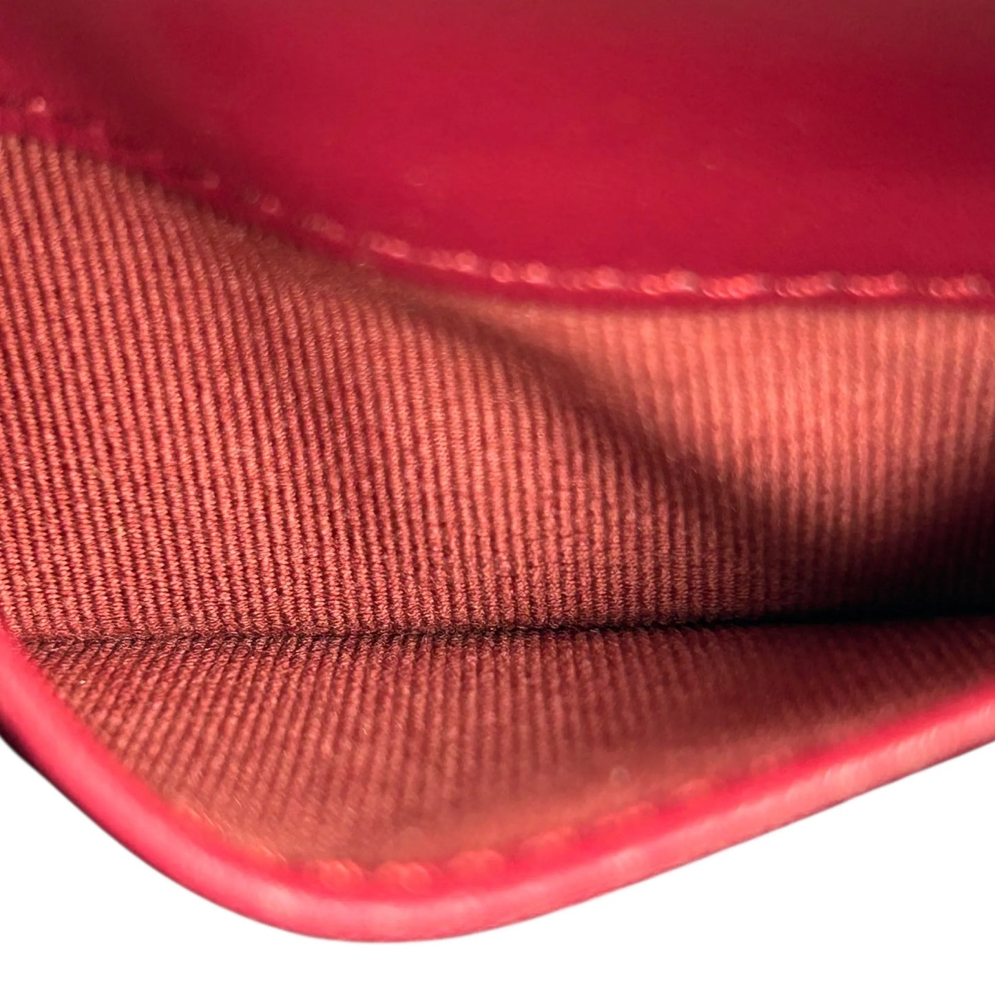 CHANEL マトラッセ シャネル 19 三つ折り財布 コンパクトウォレット - レッド