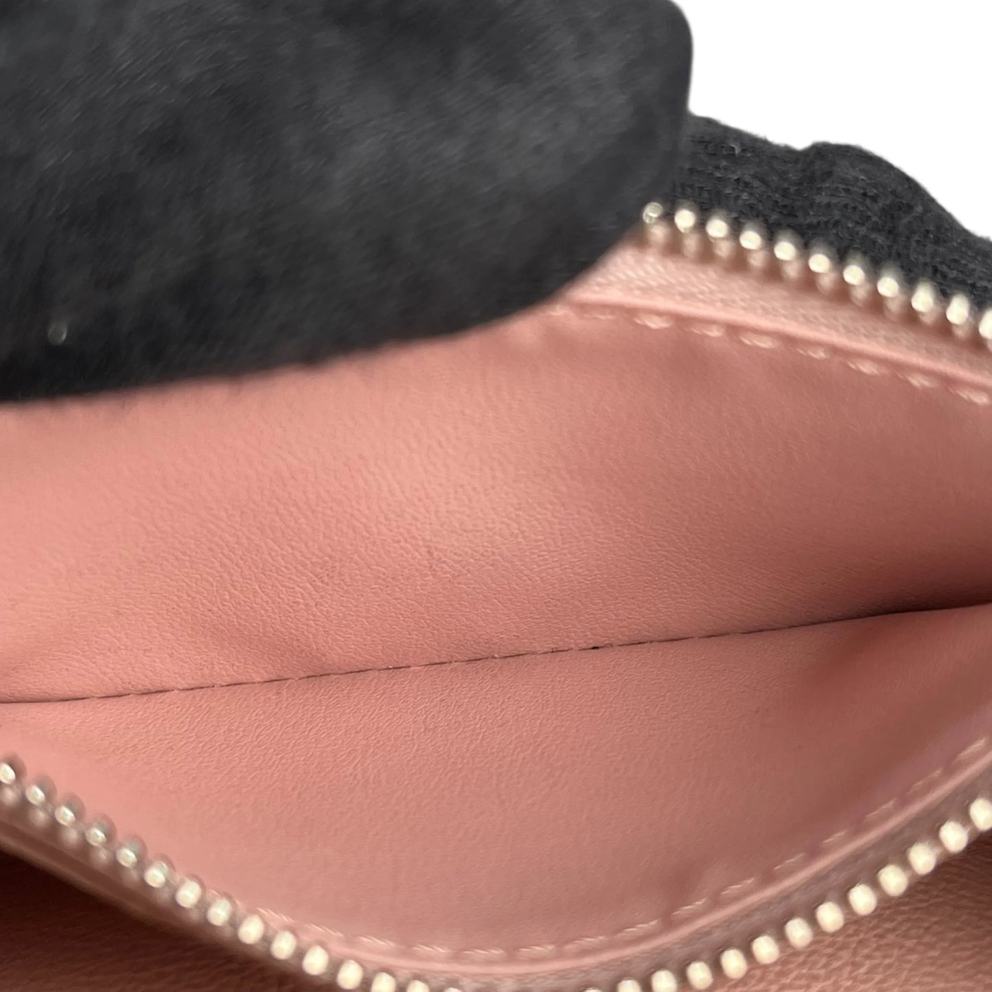 Louis Vuitton Monogram Mahina Perforated Bi-fold Compact Wallet - Pink 