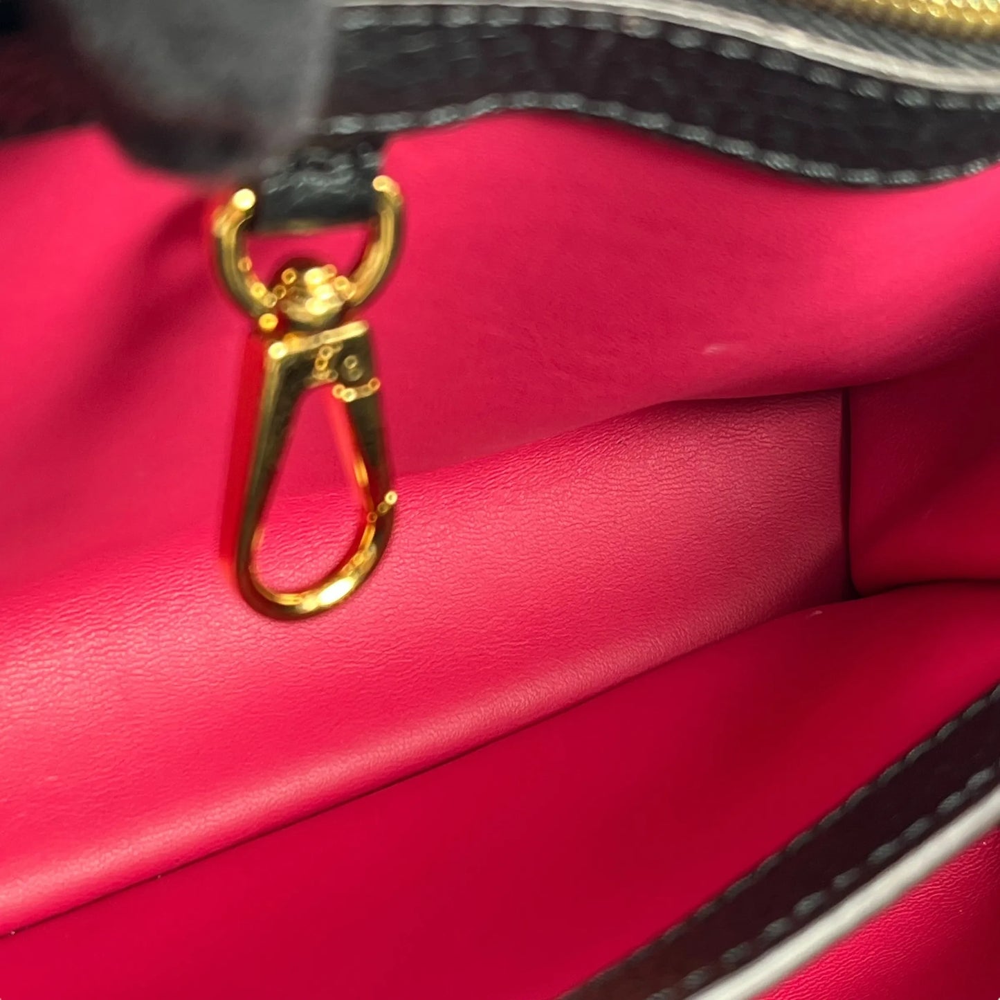 LOUIS VUITTON Capucines BB Handbag/Shoulder Bag - Black 