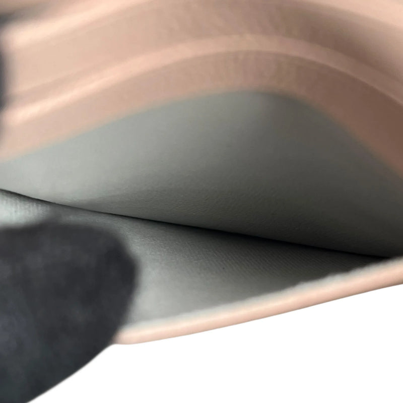 LOUIS VUITTON Portefeuille Capucines Compact Wallet - Pink 