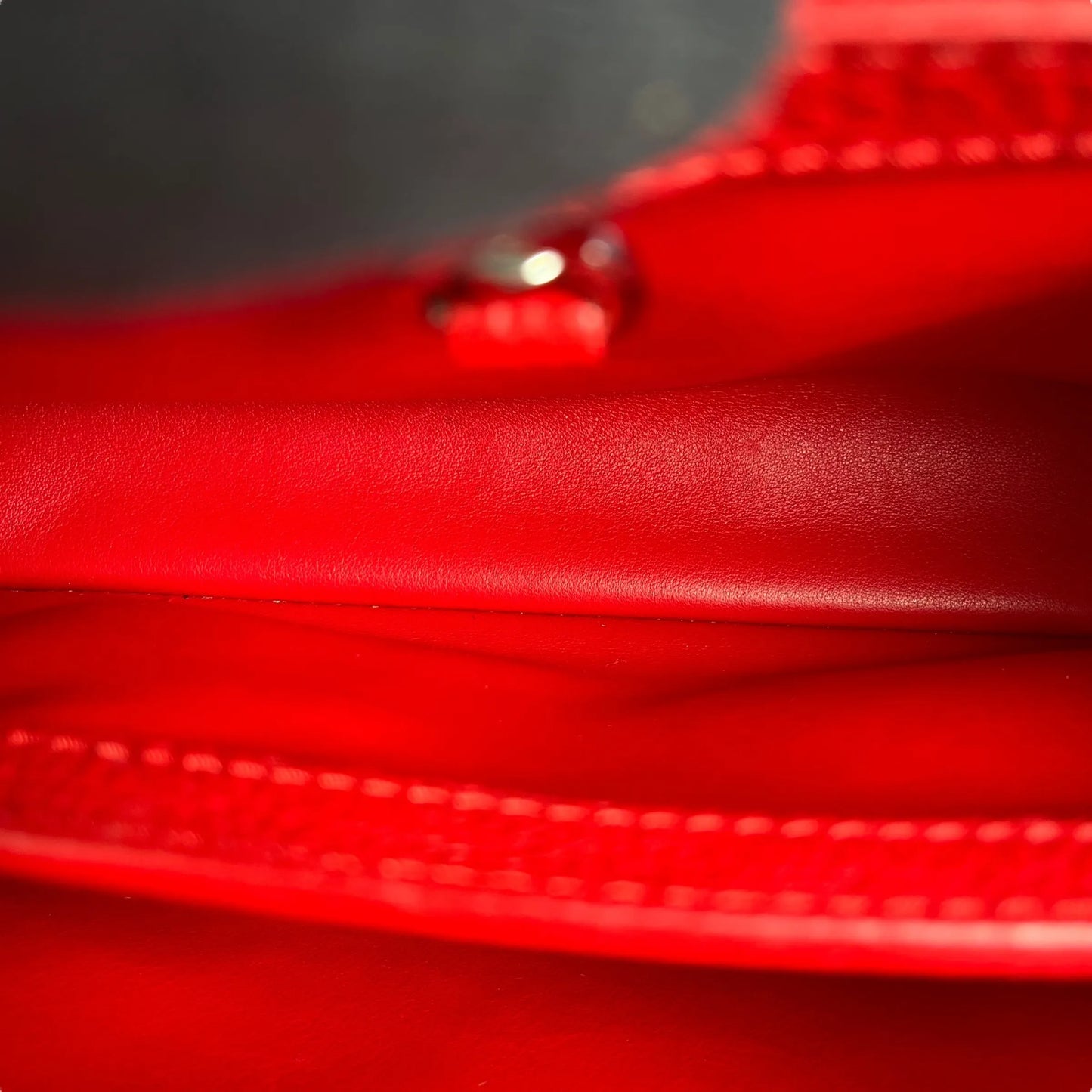 LOUIS VUITTON Capucines BB Leather Handbag/Shoulder Bag - Red 