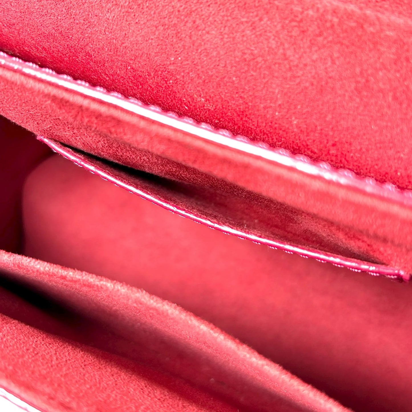 LOUIS VUITTON Twist MM Epi Leather Shoulder Bag - Pink 