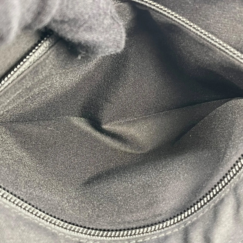 GUCCI GGスプリームキャンバス ボディバッグ - ブラック