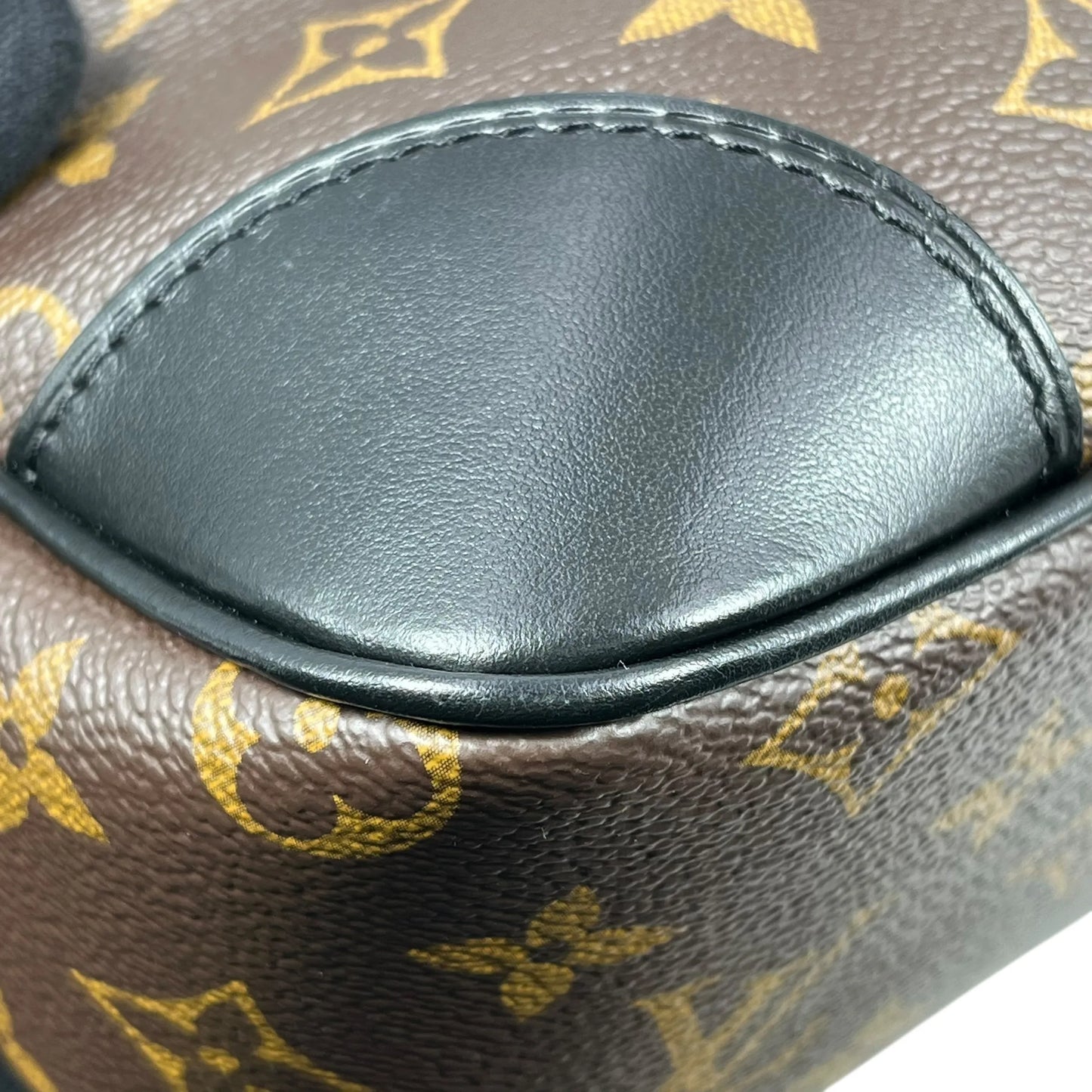 Louis Vuitton Monogram Odeon MM Monogram Canvas Shoulder Bag - Brown 