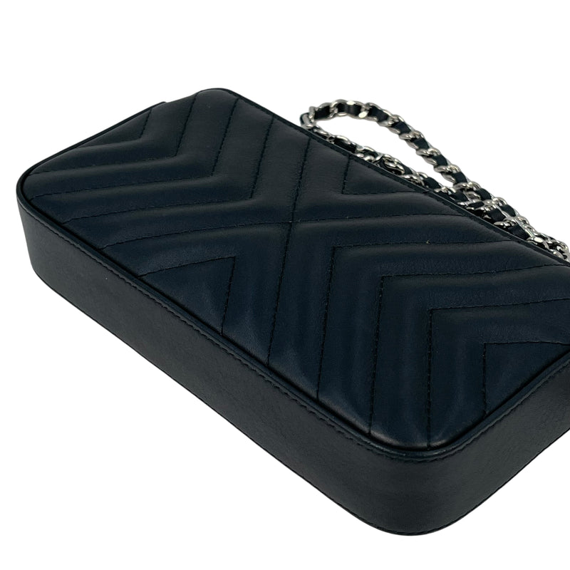 CHANEL Chevron Lambskin Chain Wallet - Black 