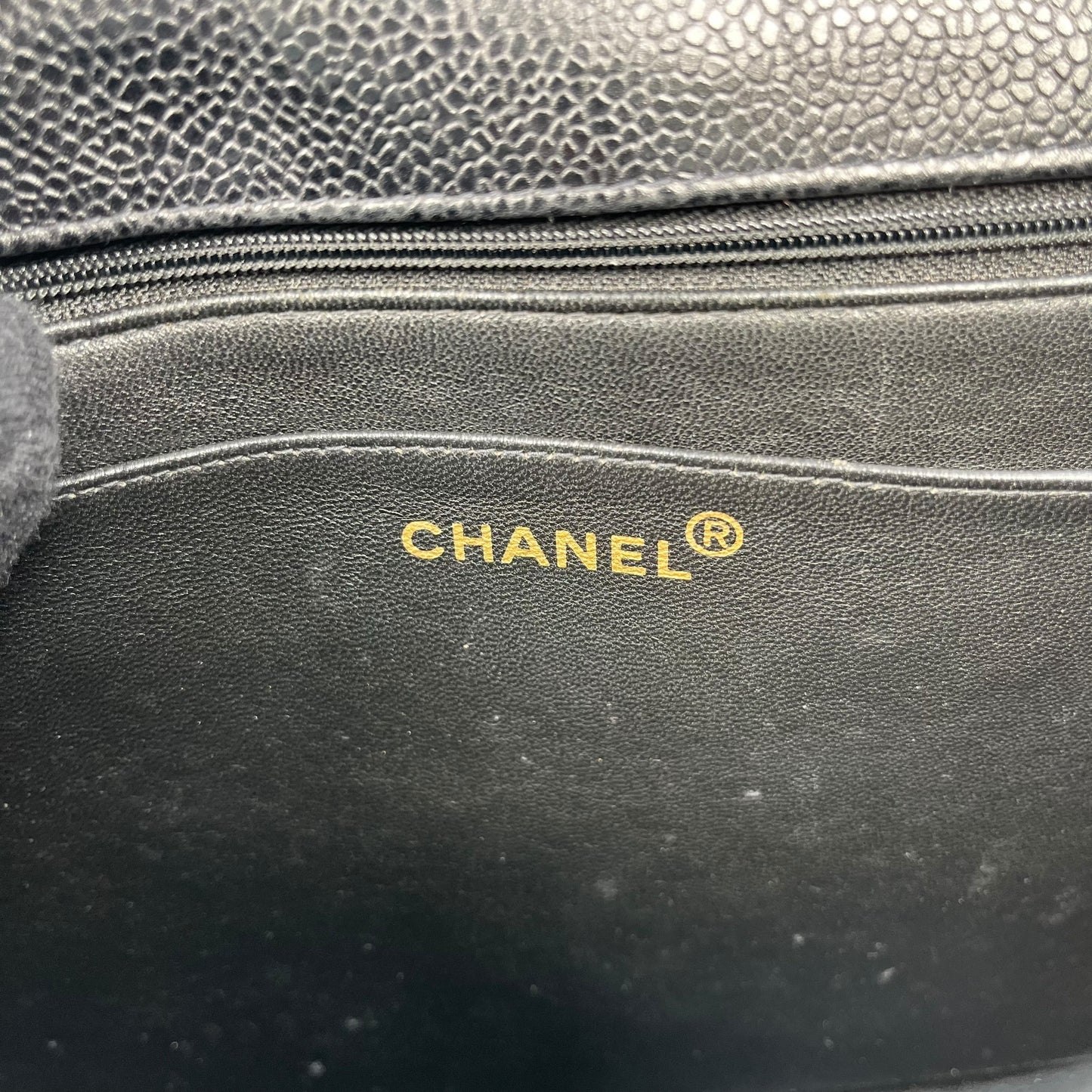 CHANEL マドモアゼル キャビアスキン チェーンショルダーバッグ - ブラック