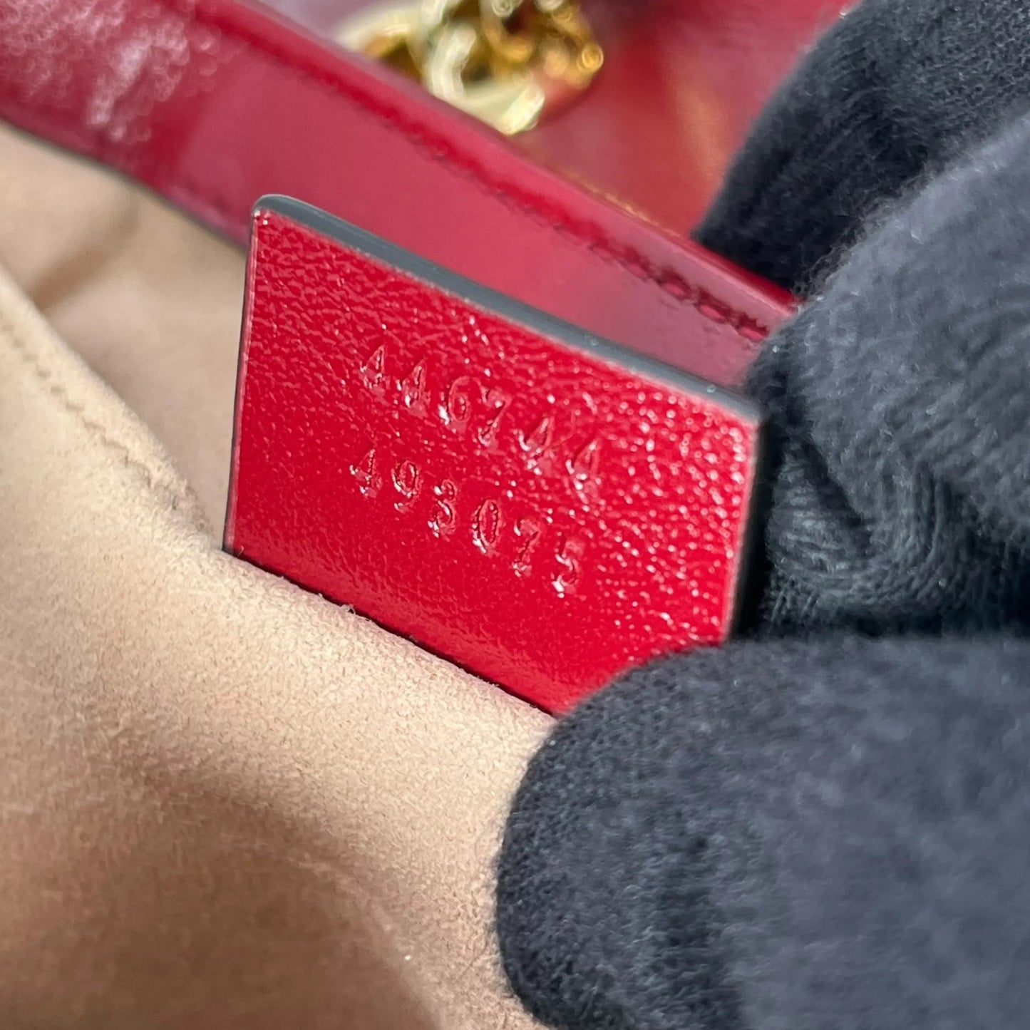 GUCCI GG Marmont Quilted Shoulder Bag - Red 