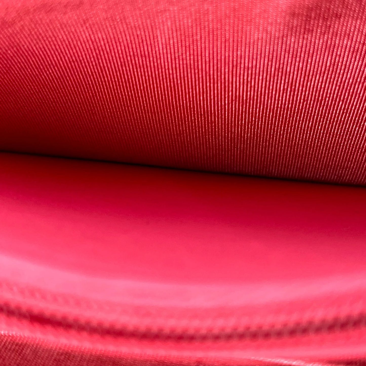 CHANEL Matelassé Lambskin Chain Wallet - Pink 