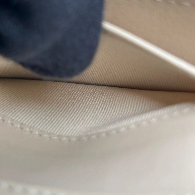 CHANEL Matelasse 19 Tri-fold Compact Wallet - Beige 