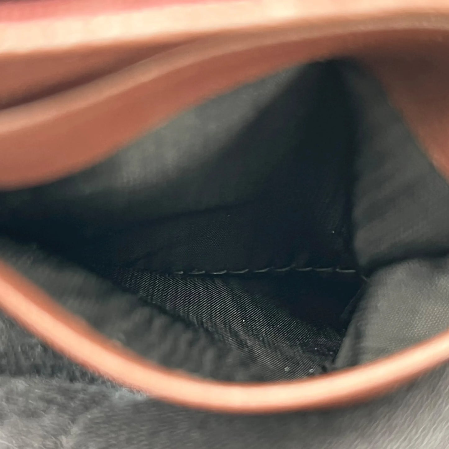 CHANEL マトラッセ クラシック フラップ コンパクトウォレット ラムスキン 三つ折り財布 - ブラック