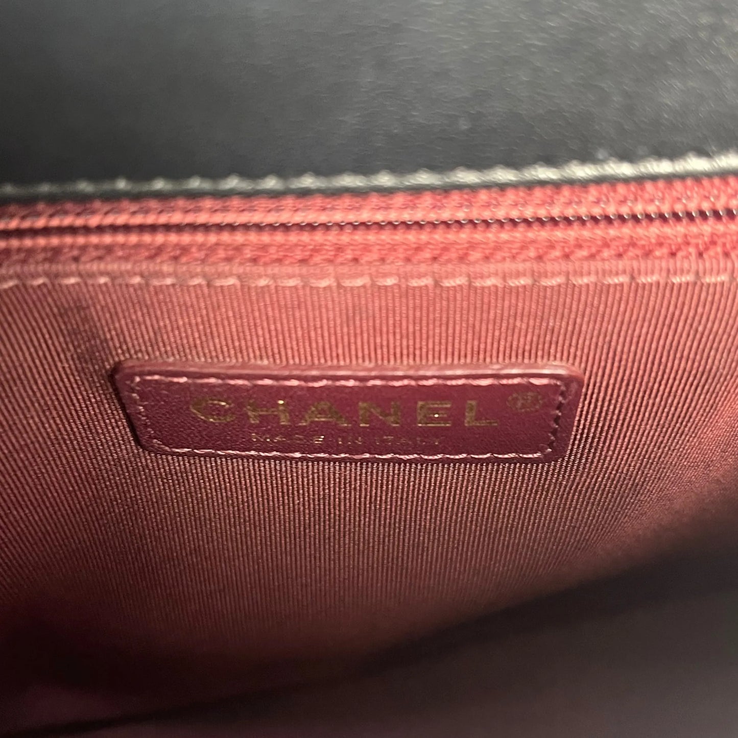 CHANEL Matelasse Top Handle Handbag with Chain Shoulder Bag - Black 